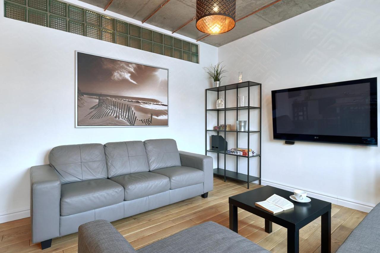 Apartment стильна та простора Kyiv